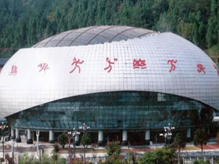 怀化体育中心球形网架加工安装